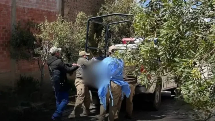 Silvia fue hallada muerta en vía pública, en una zona de El Alto. FOTO: RRSS