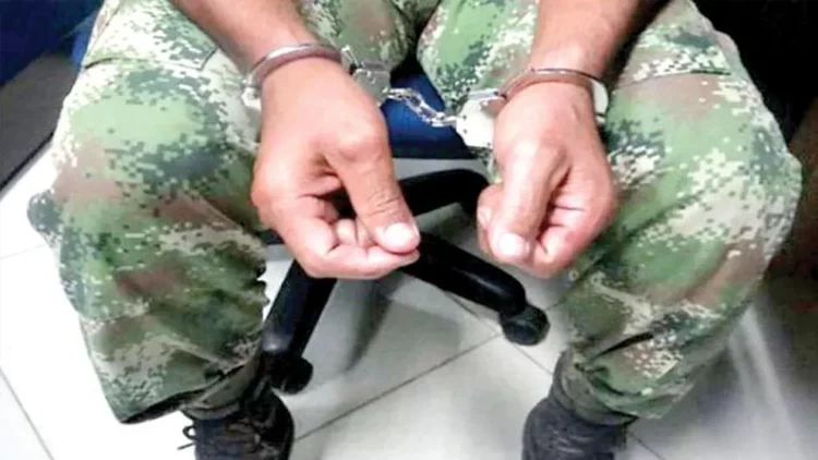 Un militar es enviado a la cárcel acusado de abusar sexualmente a tres conscriptos. Foto referencial ABI