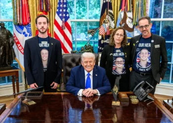 Trump se reunió el lunes con familiares de rehenes en Gaza/The White House