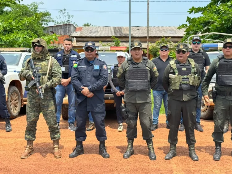 Autoridades de Bolivia y Brasil en el municipio de Bella Flor, Pando.