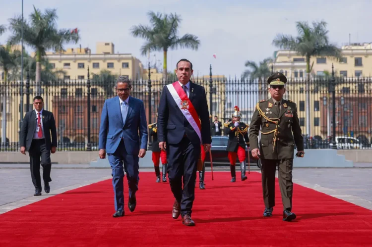 El presidente de Perú, José Jerí llega al palacio de gobierno/Presidencia de Perú