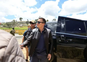 El vehículo de Noboa quedó con muestras del ataque/ Presidencia del Ecuador