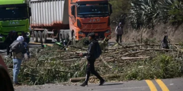 Los indígenas bloquearon varias carreteras/archivo AFP