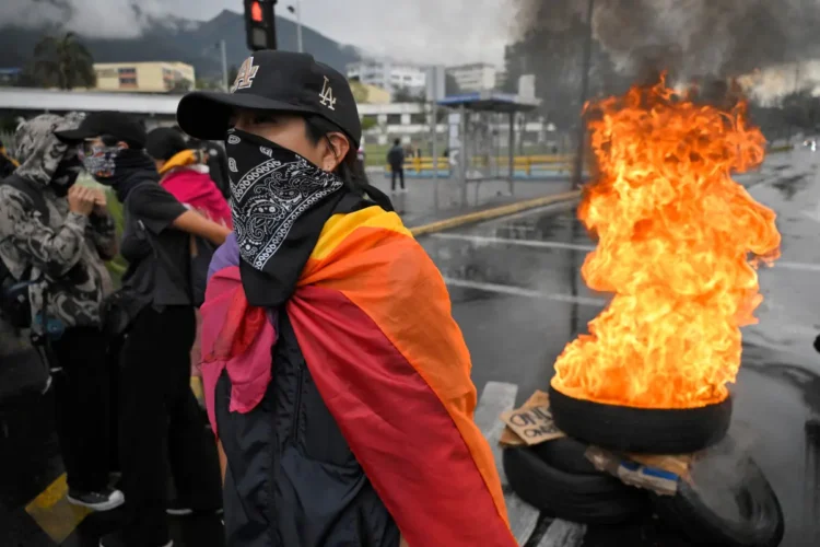Los indígenas amenazan con marchar sobre Quito/AFP