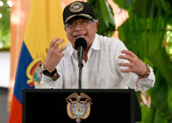 Petro cuestionó el fallo a favor de Álvaro Uribe/AFP