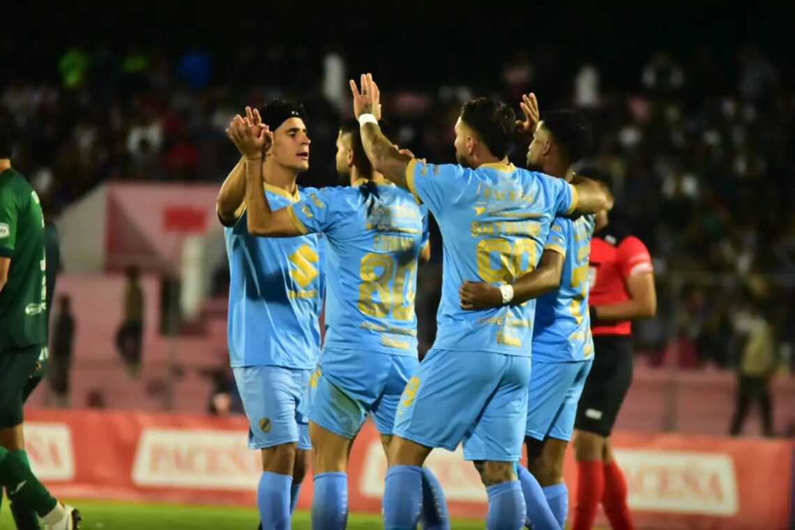 Festejo de la Academia en el IV Centenario de Tarija (APG)