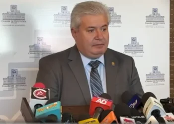 El jefe de bancada de CC Enrique Urquidi.