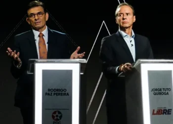 Rodrigo Paz y Jorge Quiroga, en el debate de domingo. Fotos: APG