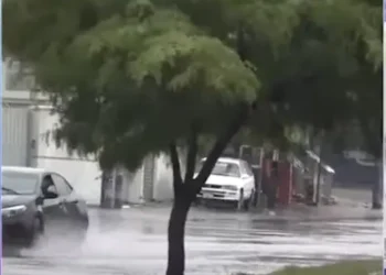 Una lluvia intensa afectó a la ciudad de Cochabamba. Foto: Captura Bolivia Tv.