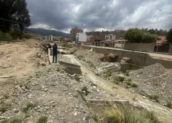 La Alcaldía ejecuta una intervención en el río Irpavi. Foto: AMUN.