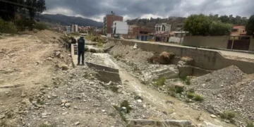 La Alcaldía ejecuta una intervención en el río Irpavi. Foto: AMUN.