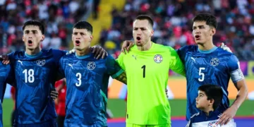 Jugadores de Paraguay entonando el himno nacional. (FOTO: Selección Paraguaya de Fútbol)
