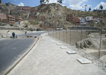 los trabajos de estabilización en las zonas Inmaculada Concepción y 14 de Septiembre, afectadas por un megadeslizamiento en 2019, entraron a su fase final. FOTO: GAMLP