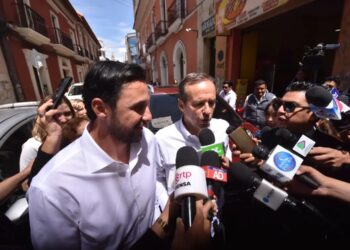 El candidato Jorge Quiroga y Juan Pablo Velasco. (Foto: APG)