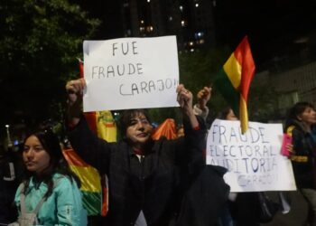 Una de las movilizaciones en contra de los resultados. Foto: APG.