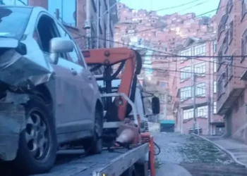 El vehículo chocó con otro/Captura de video