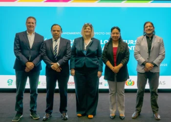Las autoridades en el IV Simposio Internacional de Aguas Transfronterizas en América Latina y el Caribe. Foto: Cancillería.