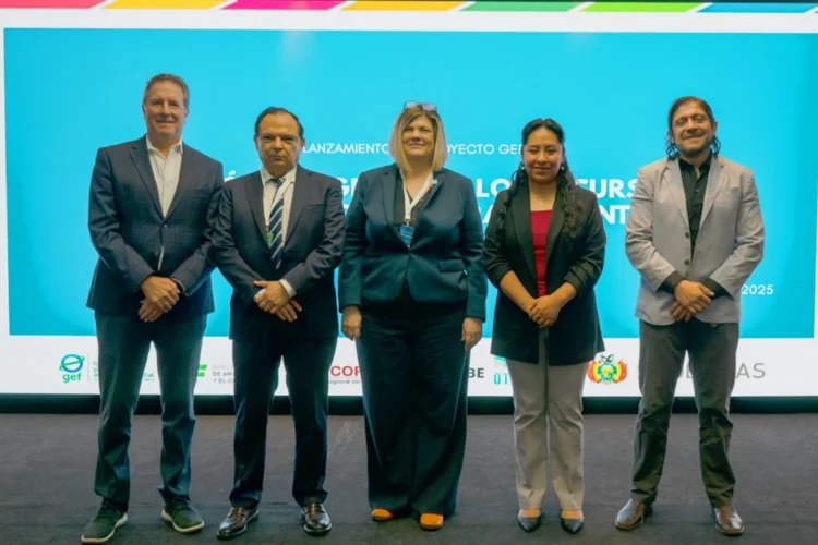 Las autoridades en el IV Simposio Internacional de Aguas Transfronterizas en América Latina y el Caribe. Foto: Cancillería.