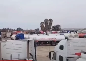 Cisternas varadas en fronteras. Foto: Wara Tv.