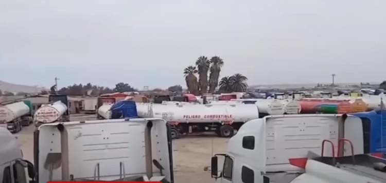 Cisternas varadas en fronteras. Foto: Wara Tv.
