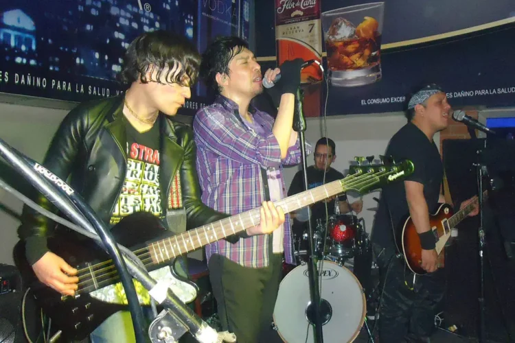 deszaire_omar_rios.jpg