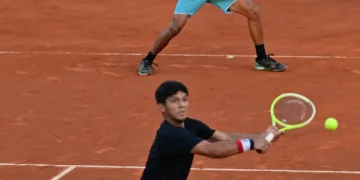 Federico Zeballos en el partido de dobles en Curitiba (Instituto Sports)