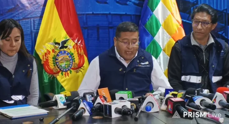 Funcionarios de Emapa en conferencia de prensa. Foto: Tele Estrella.