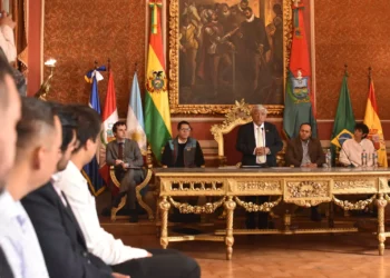 La inauguración oficial del foro. Foto: GAMLP.