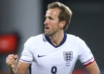Harry Kane anota un doblete en la clasificación de Inglaterra.
