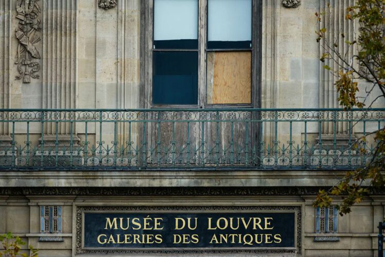 joyas_louvre.jpg