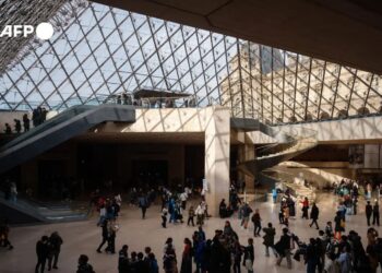 louvre_afp.jpg