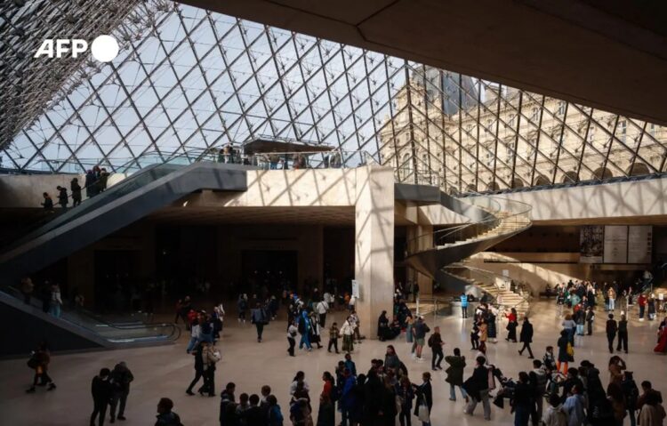 louvre_afp.jpg
