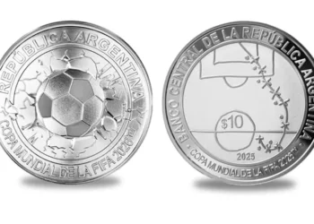La moneda conmemora el ‘Gol del Siglo’ de Diego Armando Maradona a Inglaterra en los cuartos de final del Mundial 1986. (FOTO: Banco Central de la República de Argentina)