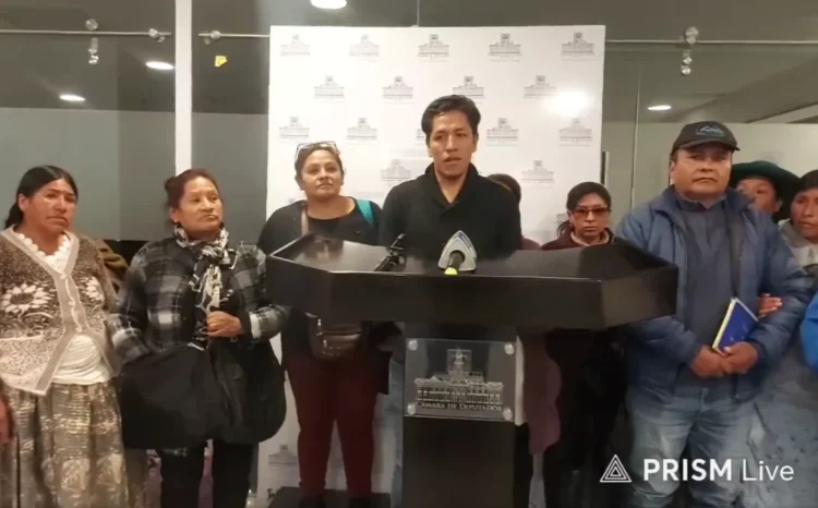 Los prestatarios durante la aprobación de la ley por la anterior Asamblea. Foto: Vos Tv.