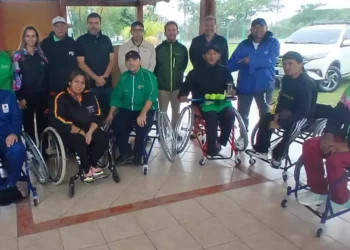 Fotos de la entrega de las 14 sillas de la ITF. (FOTO: ADTSCZ)