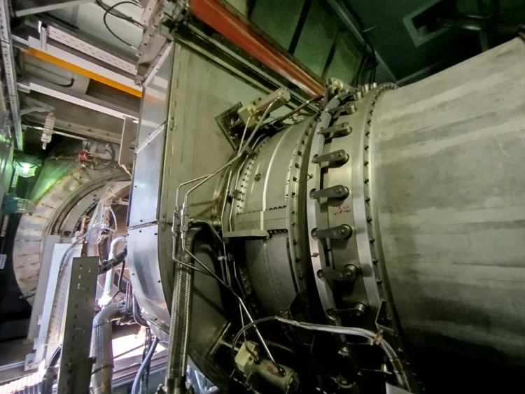 La turbina que será enviada a Canadá. Foto: ENDE.