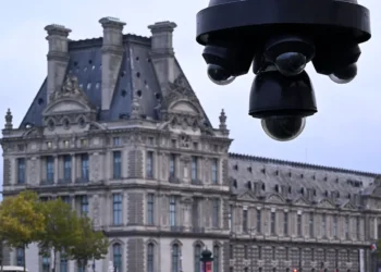 videovigilancia_louvre.jpg