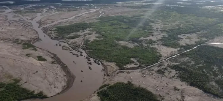 Las aguas inundan propiedades privadas y productivas/Searpi