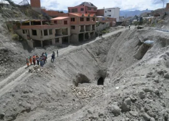 La Alcaldía de La Paz realiza trabajos de estabilización en la zona Bajo Llojeta. FOTO: GAMLP