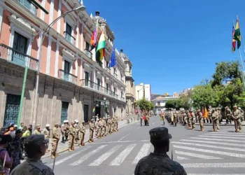 Militares ensayan para la posesión del nuevo presidente el 8 de  noviembre. (Foto: APG)