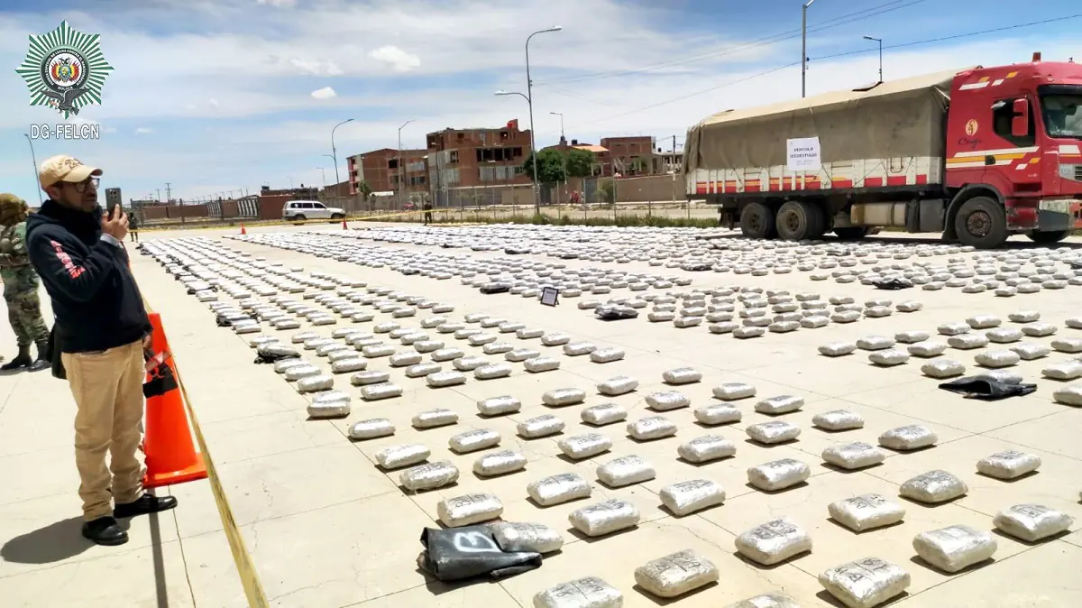 Cocaína y marihuana incautada recientemente/FELCN