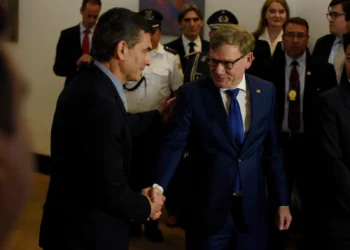 El presidente Rodrigo Paz y el canciller de Alemania, Johann Wadephul.