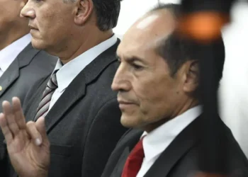 Los nuevos viceministros Ernesto Justiniano, Jorge García y Rolando Montaño. (Foto: WaraTv)