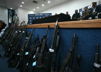 Parte de las armas halladas en el operativo en las favelas/AFP