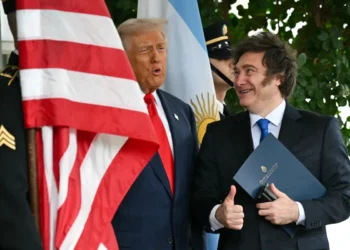 Milei imita algunas determinaciones de Trump/AFP