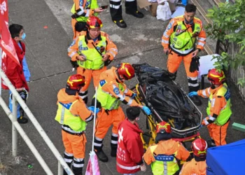 Los equipos de rescate siguen buscando víctimas/AFP