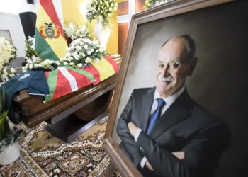 Una imagen del velorio del DT Xabier Azkargorta en Santa Cruz (APG)