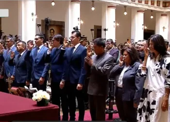 Ministros de Estado del nuevo gobierno de Paz. Foto: Captura.