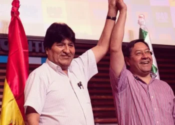 Evo Morales y Luis Arce, cuando en 2020 fue presentada la candidatura del MAS. Foto: Evo Morales