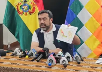 El ministro de Medio Ambiente y Agua, Álvaro Ruiz, al brindar el informe sobre incendios forestales. Foto: Captura Ministerio de Medio Ambiente y Agua.
